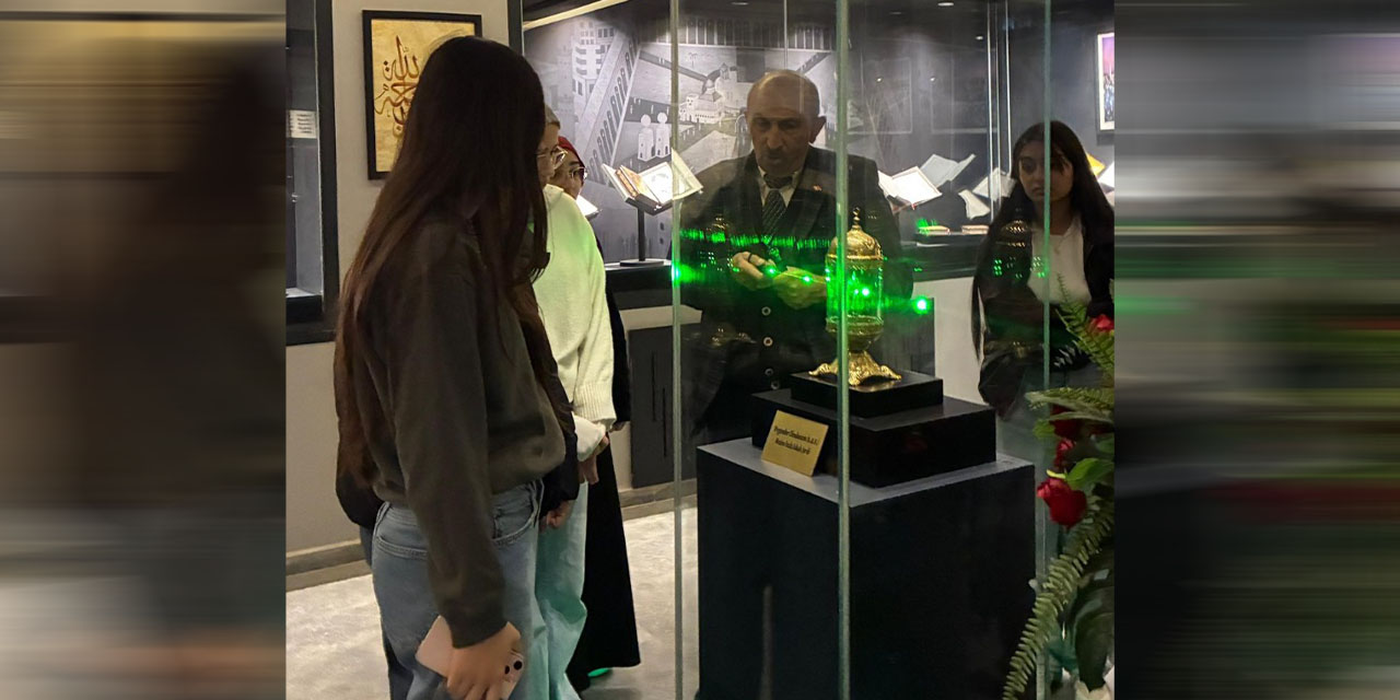 retmen-ve-ogrenciler-islami-degerler-kulliyesine-hayran-kaldi-1.jpg