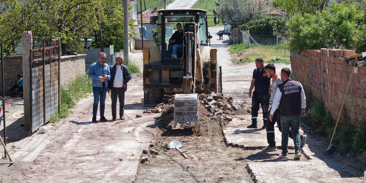 selim-ozer-ve-karsiyaka-mahallesine-kilit-parke-yapiliyor-1.jpg