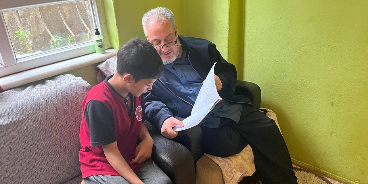 kizilaydan-egitime-destek-cocuklar-okulla-bulustu2.jpg