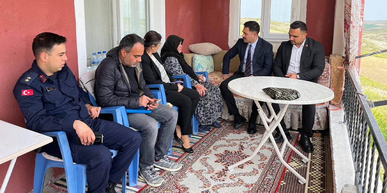 delicede-sehit-annesine-anlamli-ziyaret-2.jpg