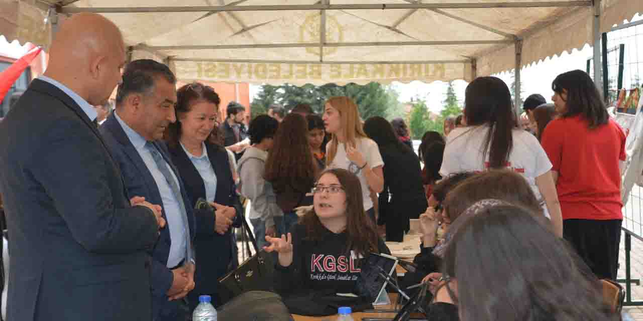 guzel-sanatlar-lisesi-sanatcilara-tas-cikardi-2.jpg