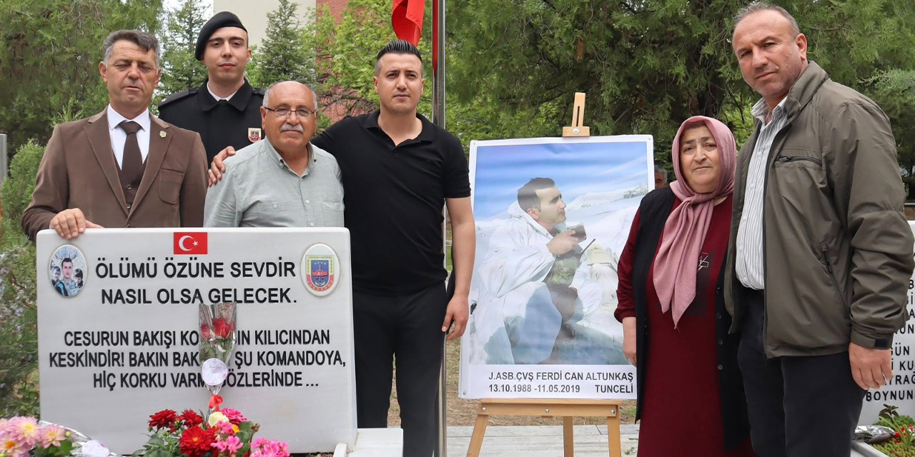 ehit-astsubay-cavus-ferdican-altunkas-dualarla-anildi2.jpg
