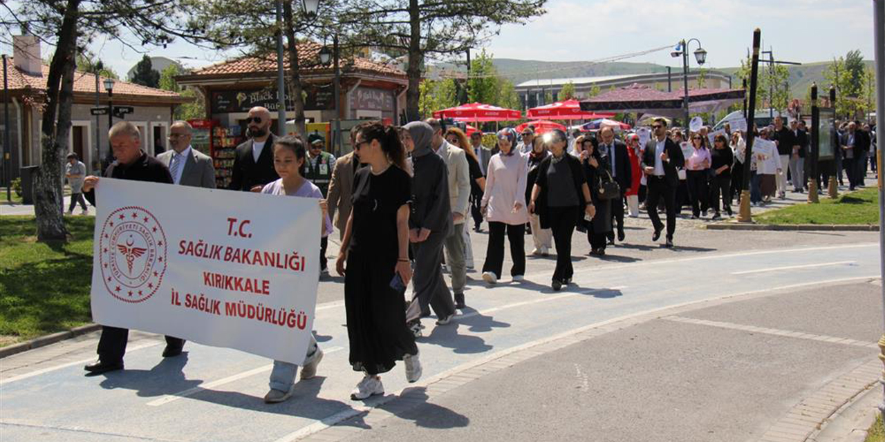 saglik-icin-hareket-ettiler-hep-birlikte-yuruduler-2.jpg