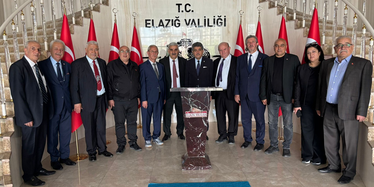 turk-dunyasi-gazeteciler-federasyonundan-hatipogluna-ziyaret2.jpg