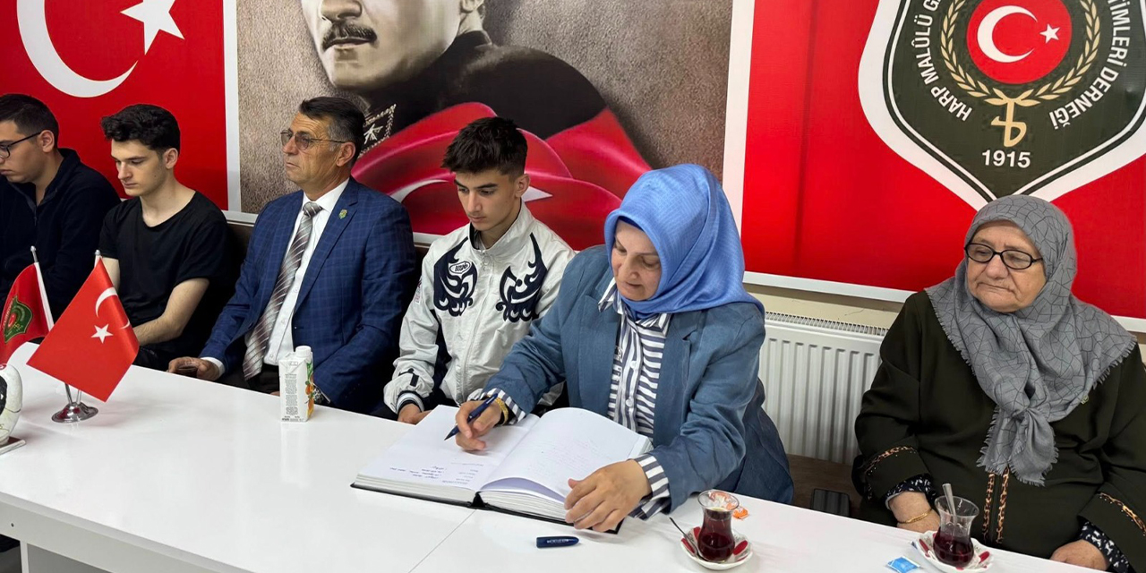 liseli-genclerin-ziyareti-herkesi-duygulandirdi-32.jpg