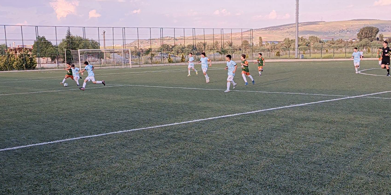 u-12-futbol-liginde-heyecan-suruyor2.jpg