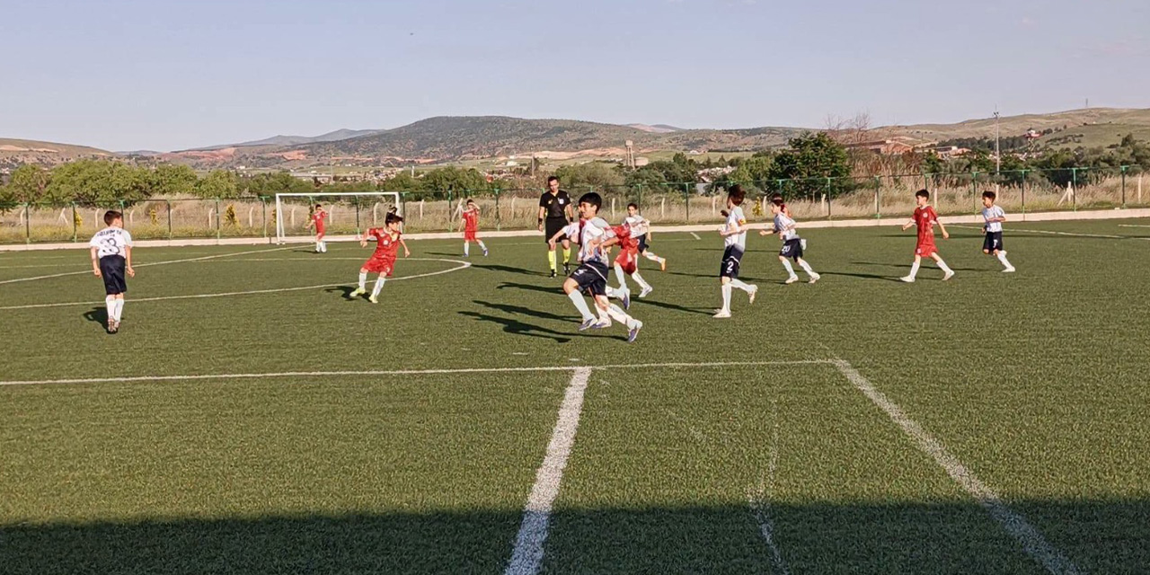 bahsilida-minikler-futbol-heyecani-devam-ediyor-2.jpg