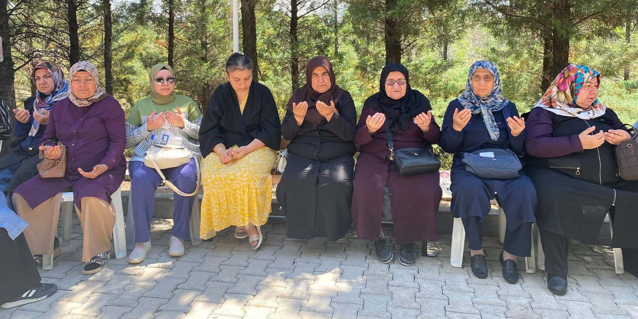 vezneciler-sehidi-pekdogan-dualarla-anildi2.jpg