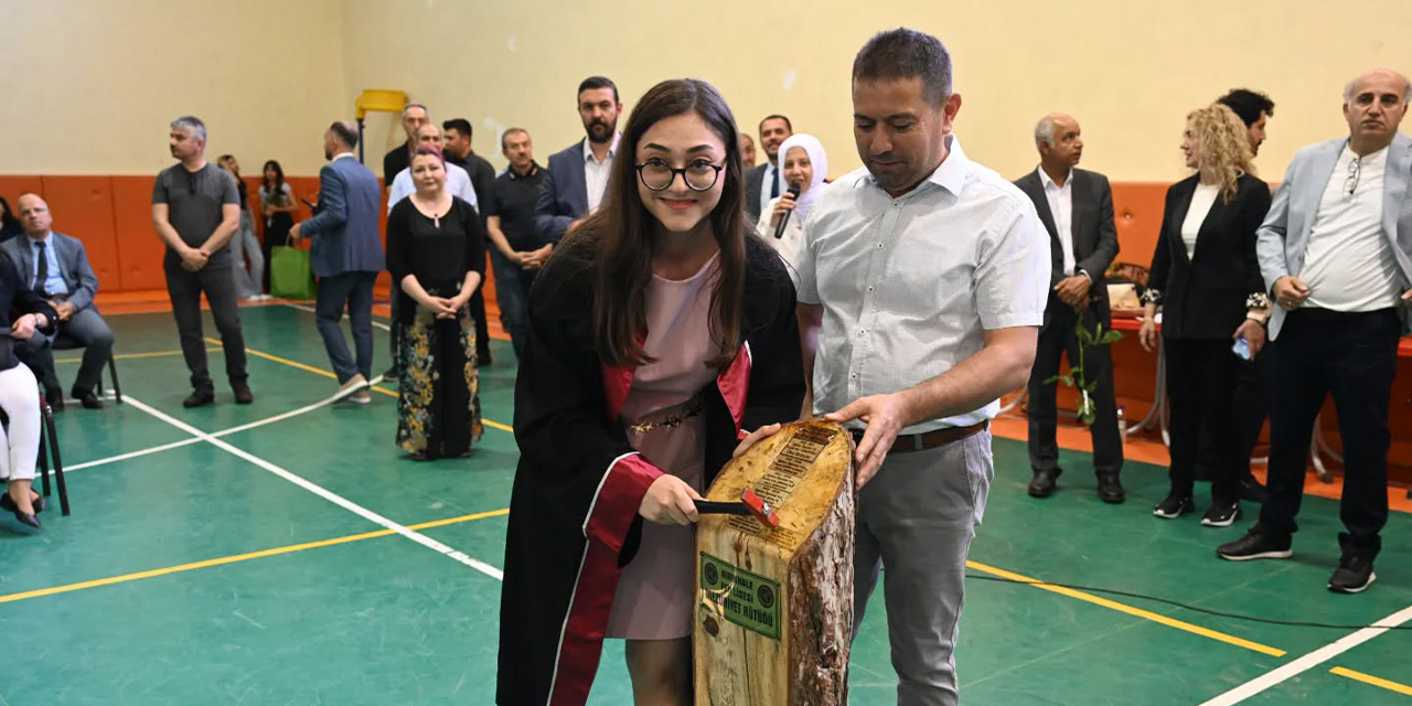 fen-lisesinde-mezuniyet-heyecani2.jpg