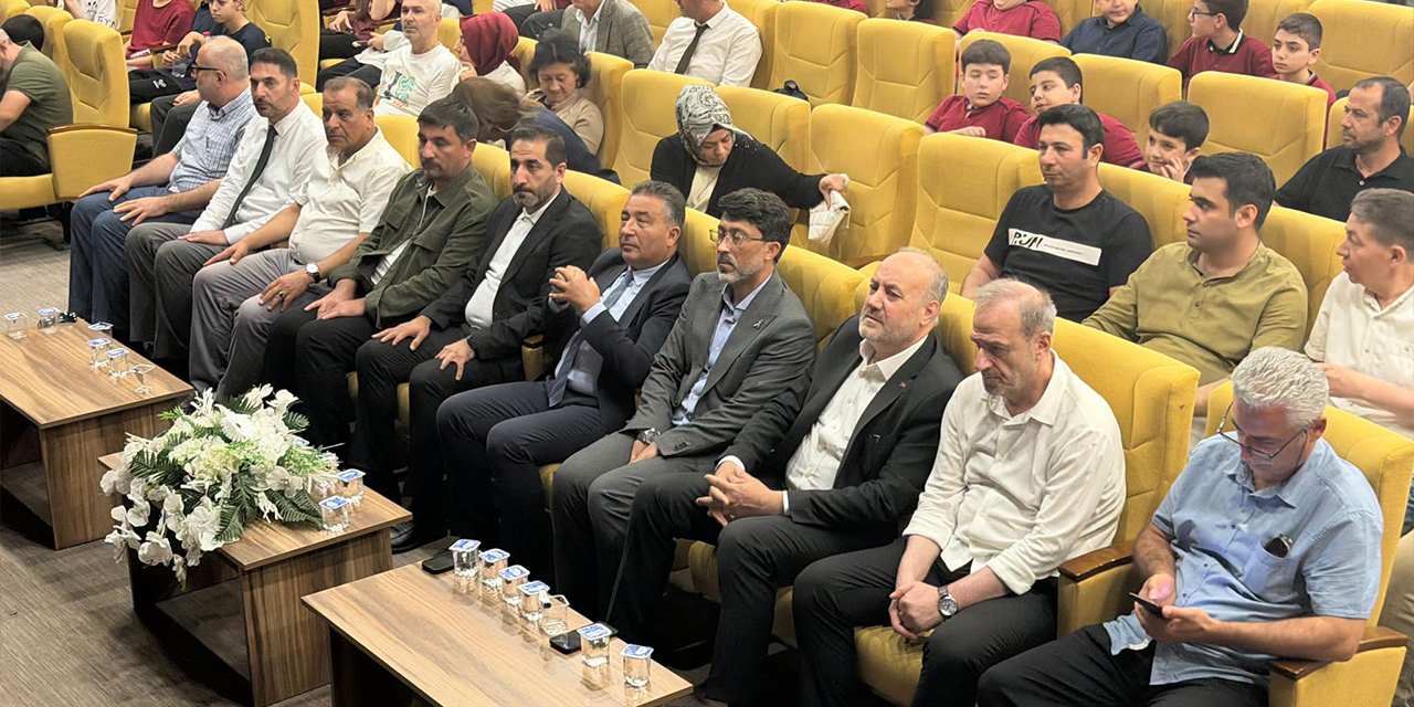 mam-hatip-ogrencileri-odullendirildi-3.jpg