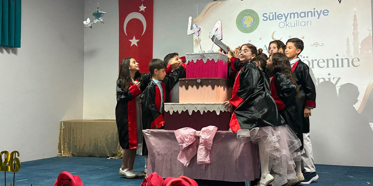 zel-suleymaniye-kolejinde-mezuniyet-sevinci-4.jpg