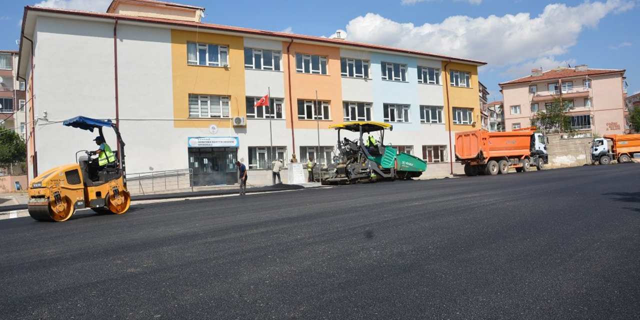 okul-bahceleri-asfaltlaniyor-ekiplerden-hummali-calisma.jpg