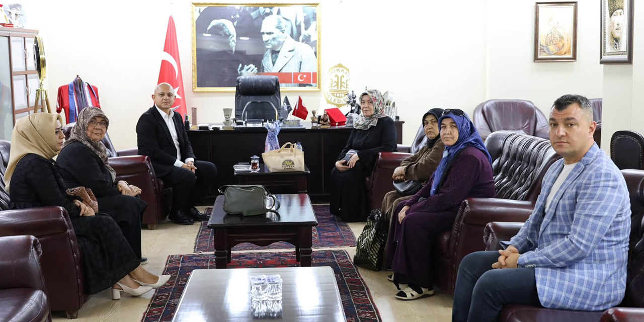 baskan-ahmet-onal-sehit-annelerini-agirladi-1.jpg