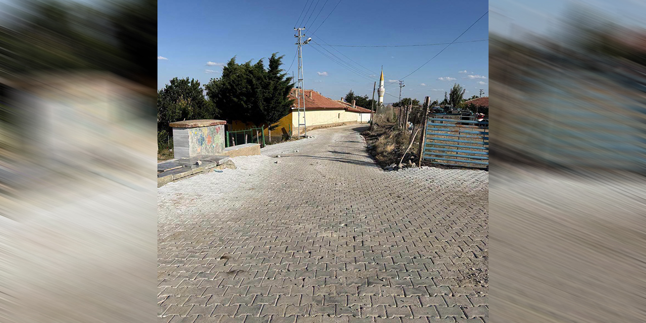 kirikkale-il-ozel-idaresi-kavurgali-koyunde-yollari-yeniliyor-3.jpg