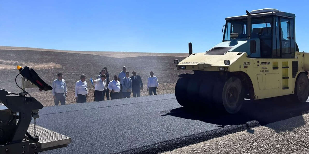 keskin-kuzugudenli-koyunde-sicak-asfalt-calismalari-suruyor-3.jpg