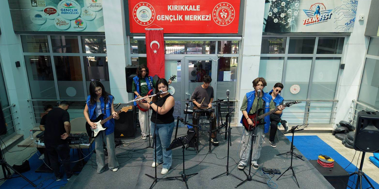 kirikkalede-genclik-ve-spor-festivali-renkli-goruntulere-sahne-olduu.jpg
