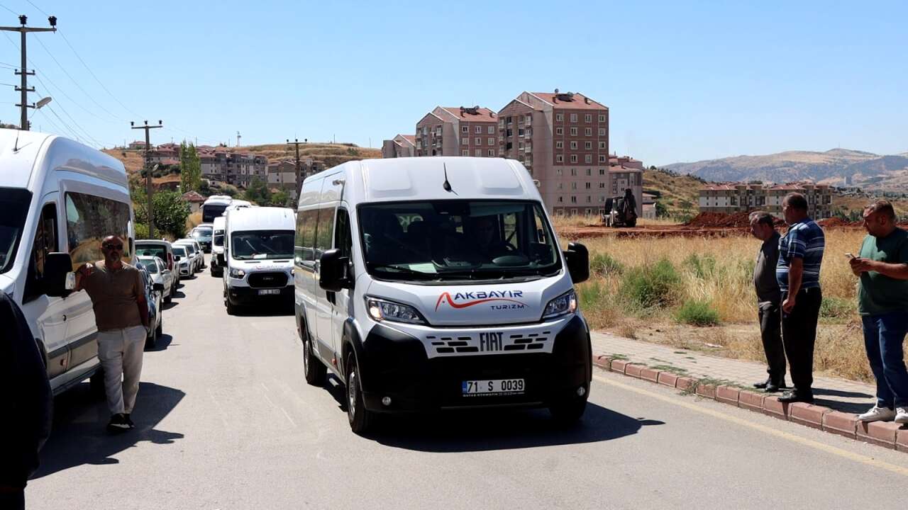 akbayir-turizmden-mhpnin-kongresine-buyuk-destek-002.jpg