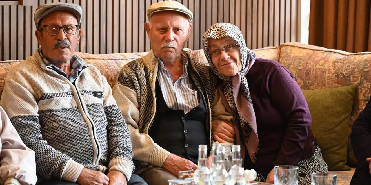 huzurevinde-duygulandiran-bulusma-2.jpg