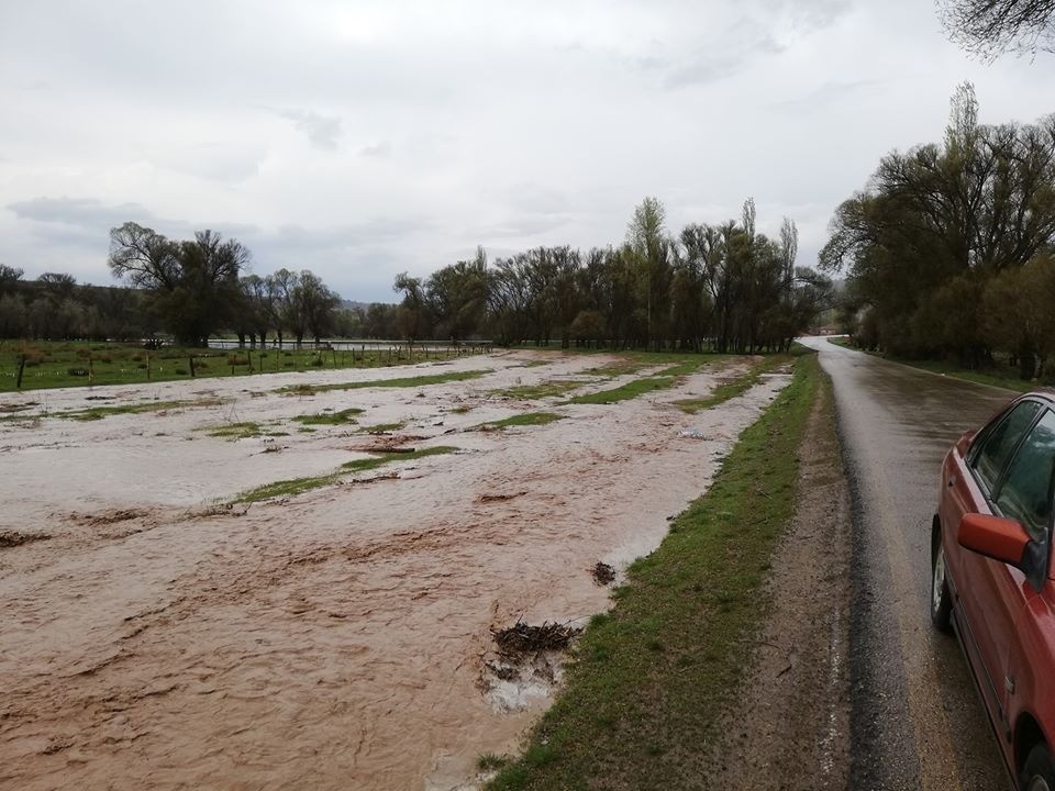 5eaeeb27ccb0d-Kırıkkale’de ekili tarım alanları sular altında kaldı.jpg