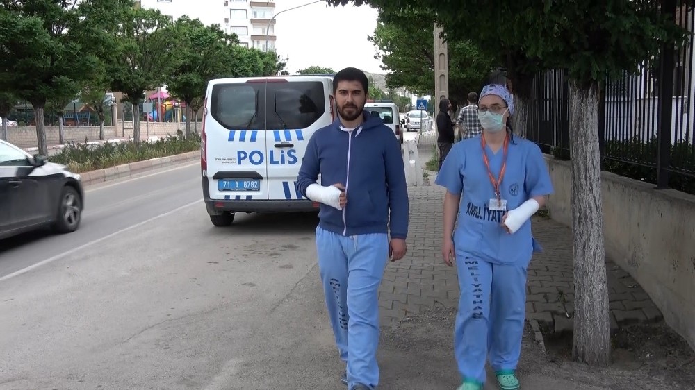 5ec8ce665384d-Kırıkkale’de iki doktor tekme-tokat darp edildi.jpg