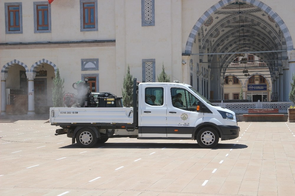 5ecfc2688afa5-Kırıkkale’deki camiler ve pazar alanları ibadete hazır.jpg