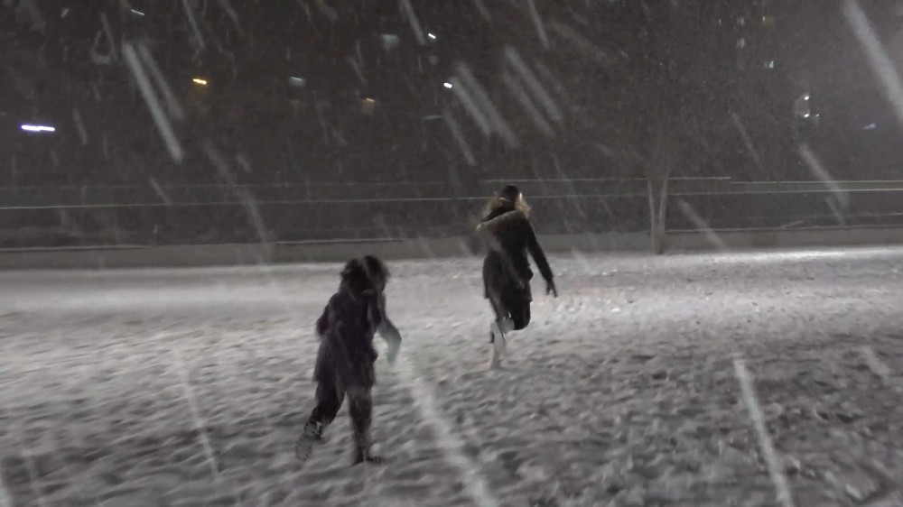 602b6404a45cd-Kırıkkale’de kar sevinci: Doyasıya kar topu oynadılar.jpg