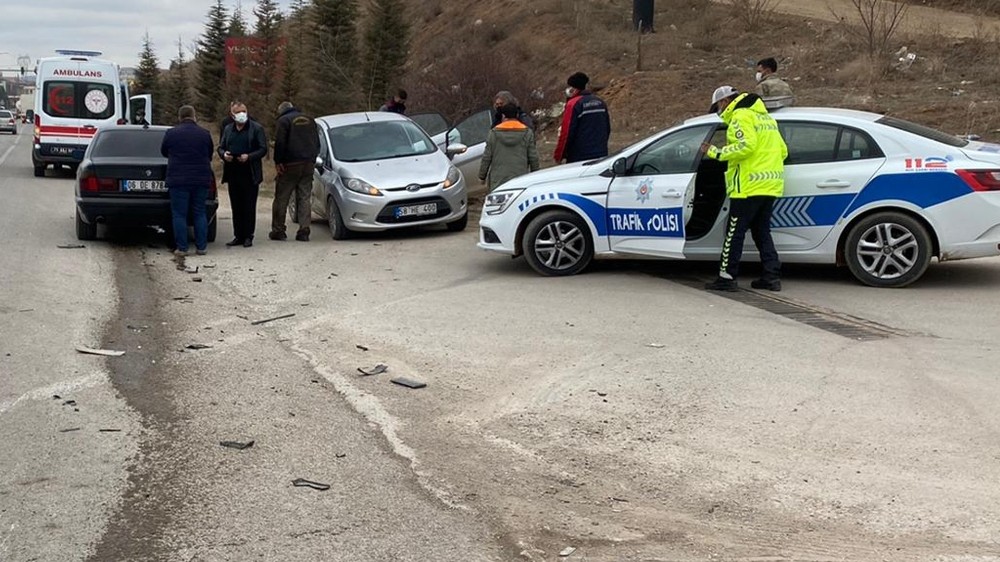 6037a32c15697-Kırıkkale’de trafik kazası: 3 yaralı.jpg