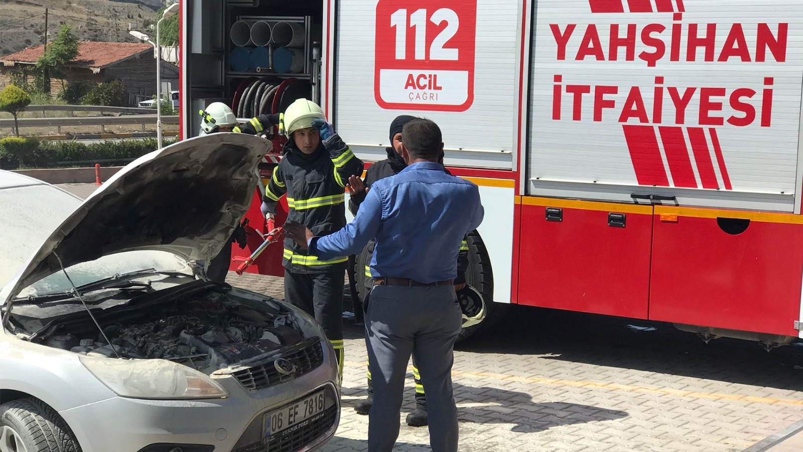6124c0a3206b5-Kırıkkale’de park halindeki otomobil alev aldı.jpg