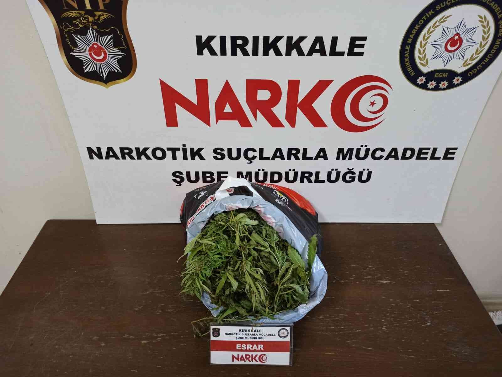 61604242eded3-Kırıkkale’de 1 kilo 410 gram esrar ele geçirildi.jpg