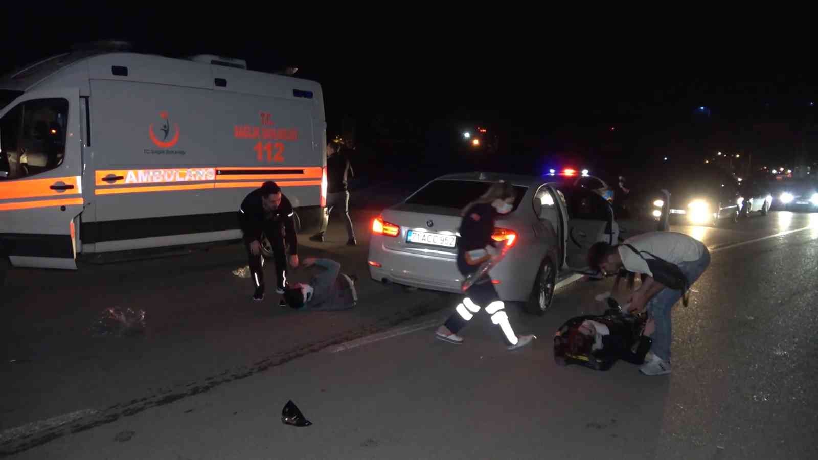 6163d81ac6a19-Kırıkkale’de iki otomobil çarpıştı, ortalık savaş alanına döndü: 8 yaralı.jpg