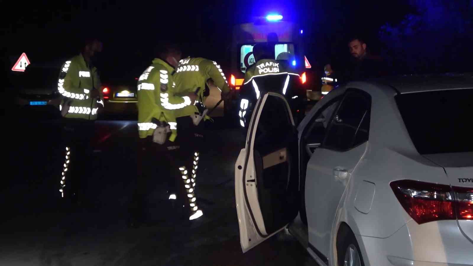 6163d81b9840a-Kırıkkale’de iki otomobil çarpıştı, ortalık savaş alanına döndü: 8 yaralı.jpg
