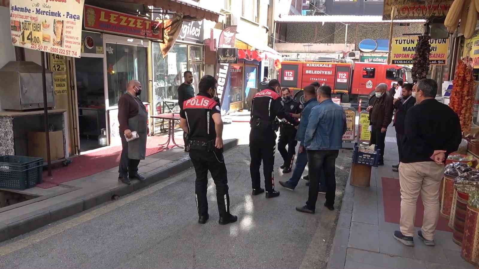 61684305c6811-Önce kavga ettiler, ardından kahvehaneyi ateşe verdiler.jpg