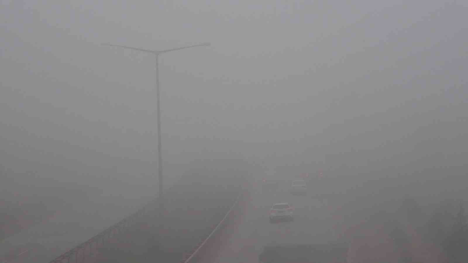 61863879be194-Kilit Kavşak Kırıkkale’de yoğun sis.jpg