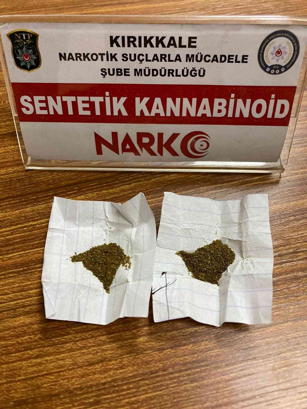 6194f0fad2519-Kırıkkale’de uyuşturucu taciri tutuklandı.jpg