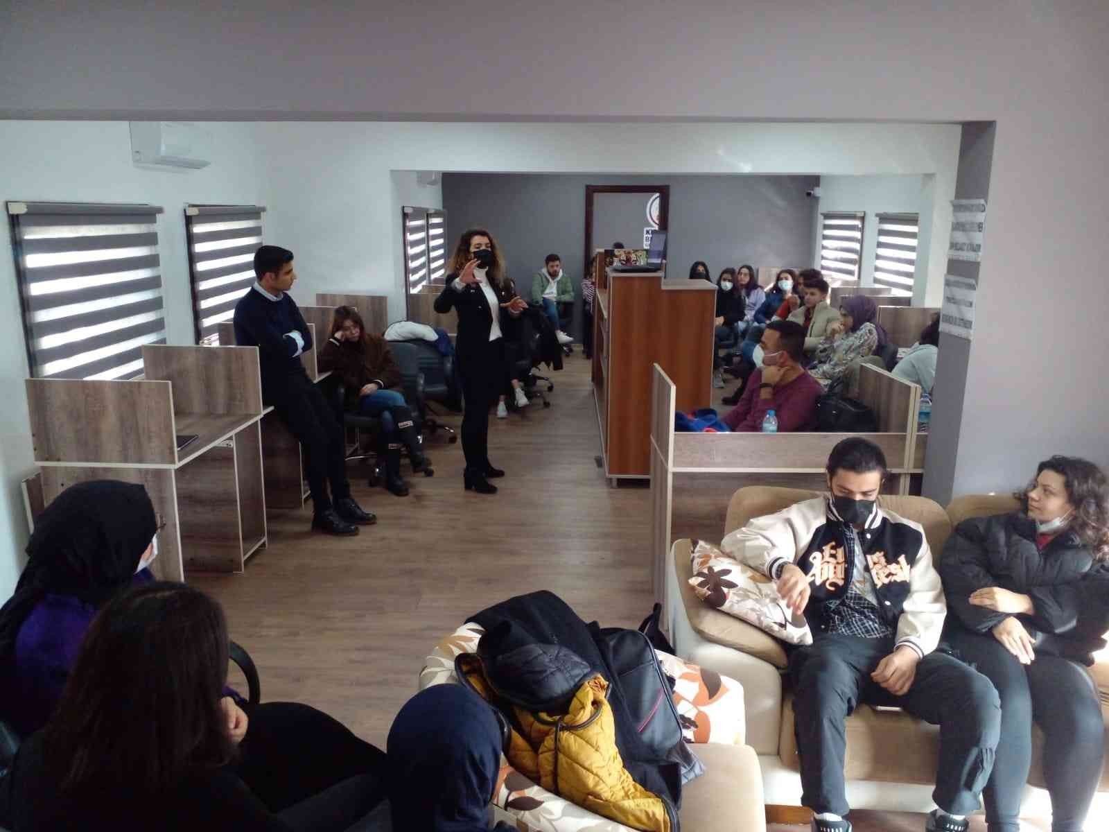 61a5e835575ca-Kırıkkale’de öğrencilere moral ve motivasyon semineri.jpg