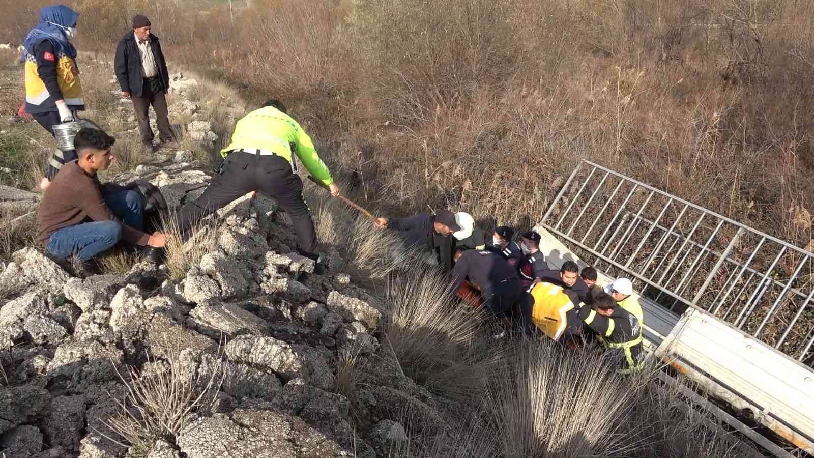 61ab41da5f249-Küçük çoban bir an olsun polisin ayağını bırakmadı: İnsan zinciri ile kurtarılan hayat.jpg