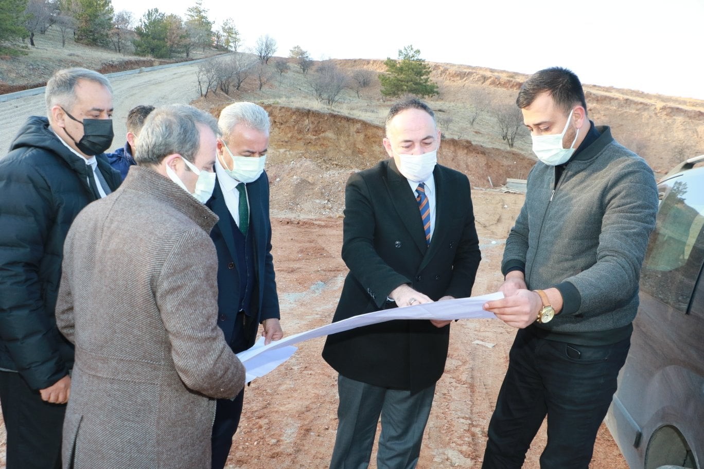 61af204003377-Mezarlıklar yüzde 90 doldu: Belediye yeni mezarlık için çalışma başlattı.jpg