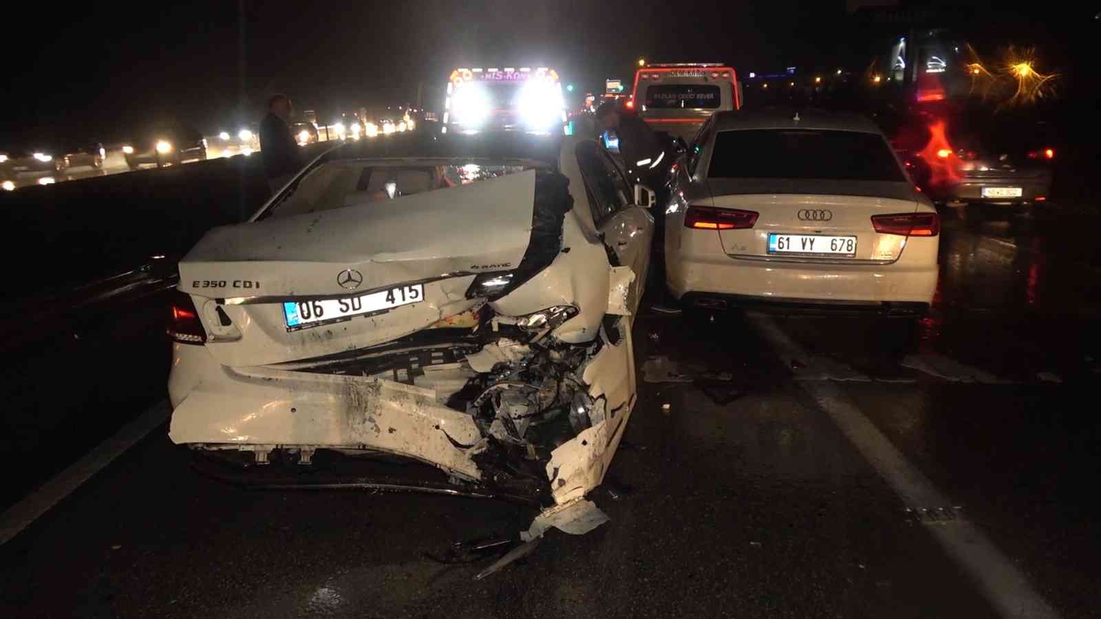 61b98b9ba7a9b-Kırıkkale’de kayganlaşan yolda zincirleme kaza: 4 yaralı.jpg