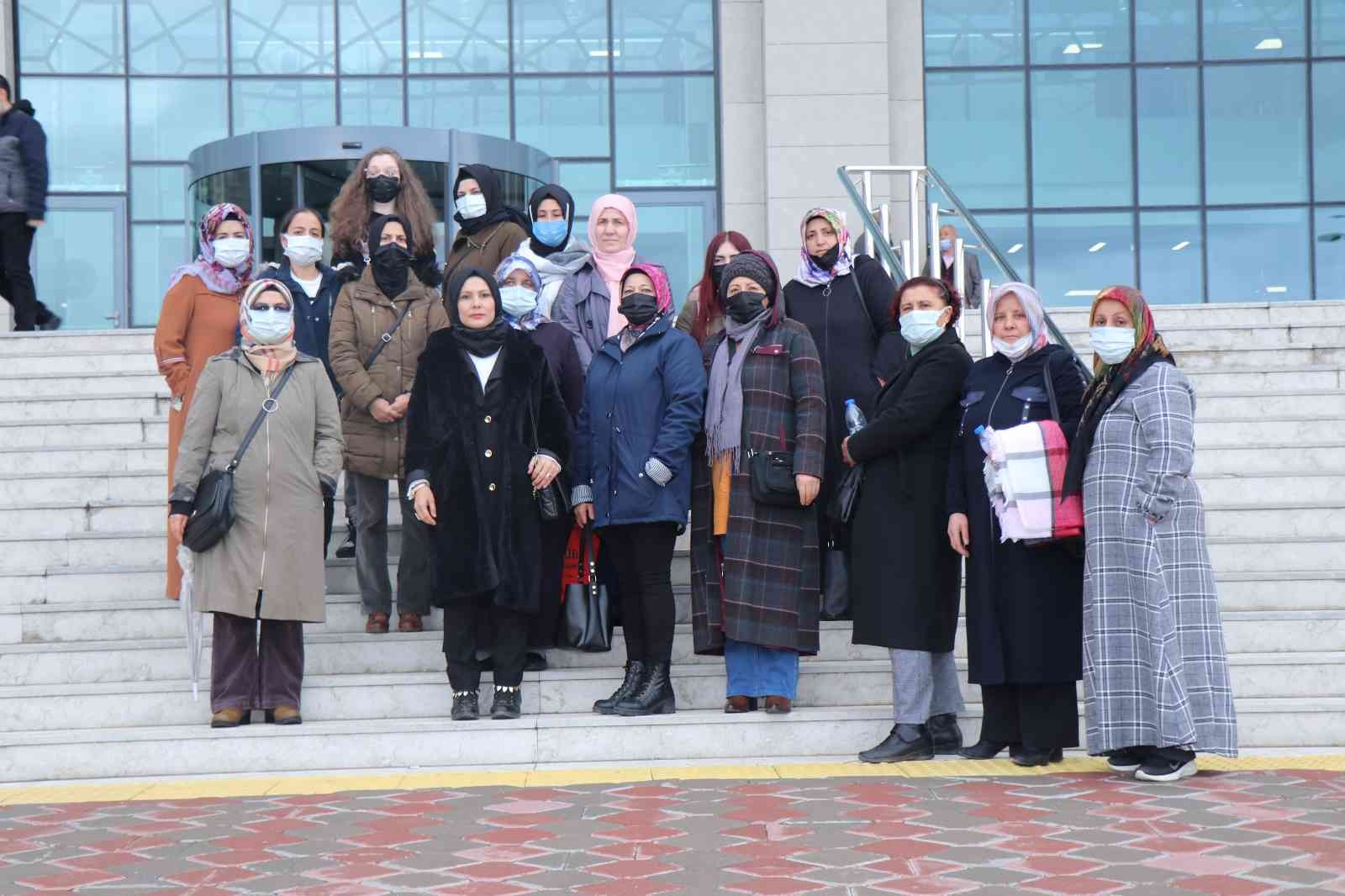 61ba331aae345-Çocuğunun gözü önünde karısını bıçaklayan şahıs hakim karşısına çıktı.jpg