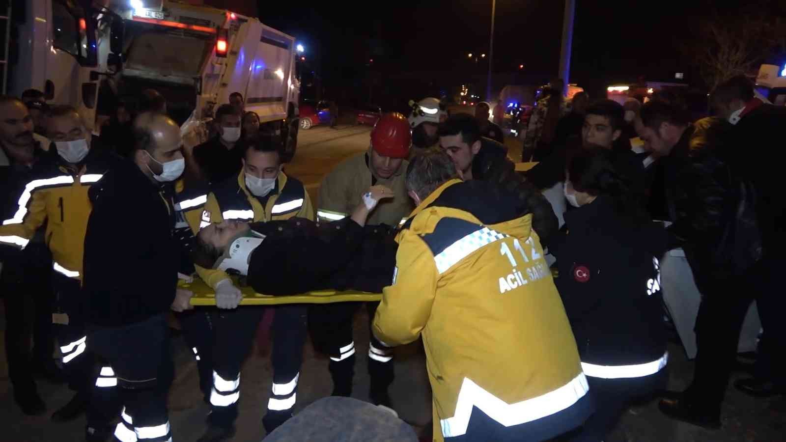 61c960a104a7d-Kırıkkale’de iki otomobil kafa kafaya çarpıştı: 7 yaralı.jpg