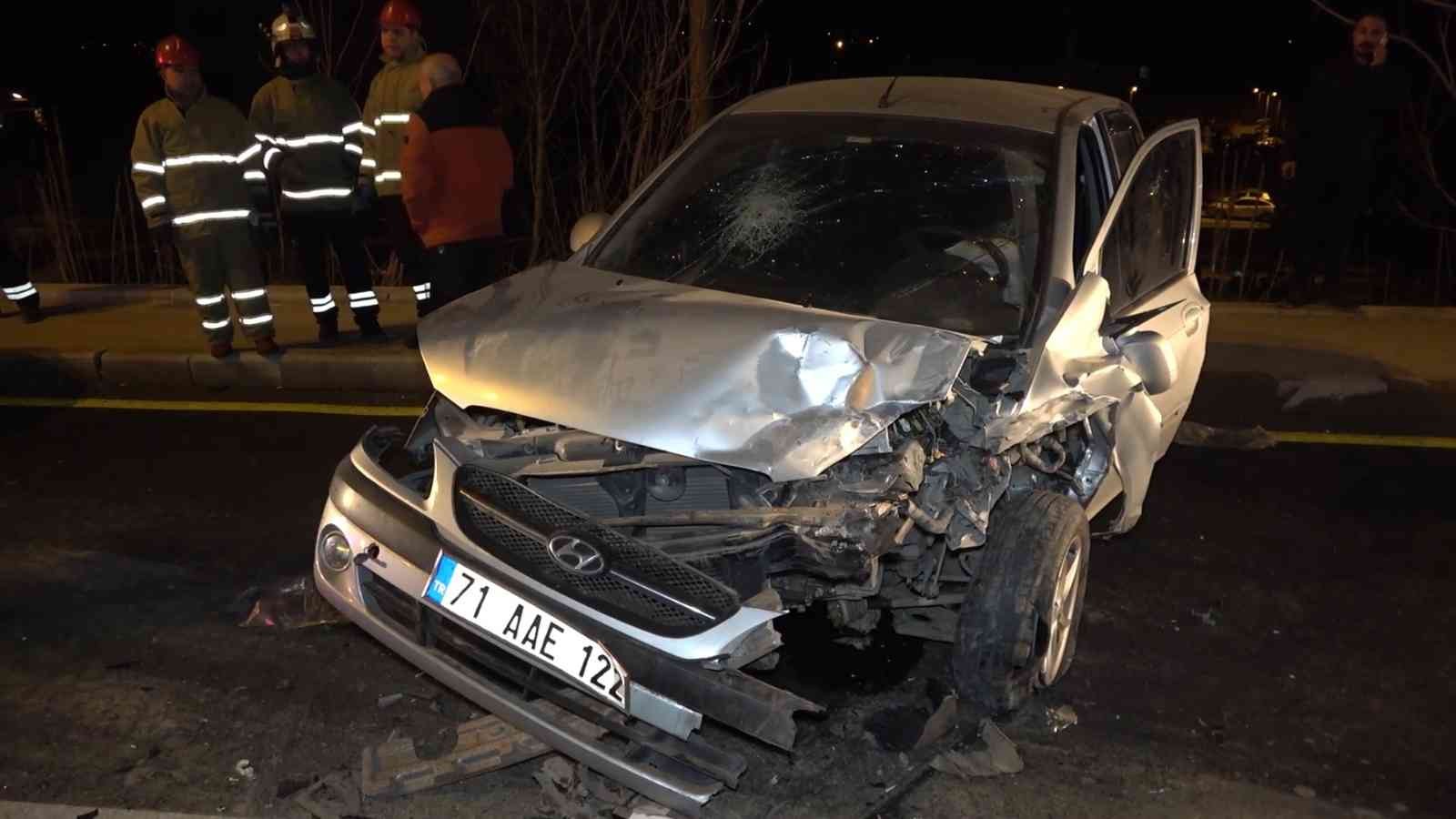 61c960a1d62af-Kırıkkale’de iki otomobil kafa kafaya çarpıştı: 7 yaralı.jpg