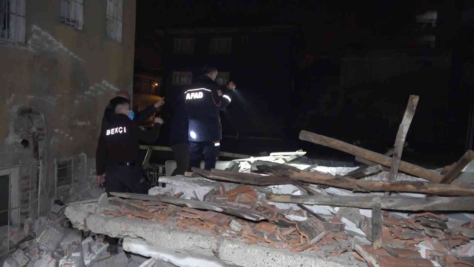 61caacfa883b8-Kırıkkale’de iki katlı metruk bina çöktü.jpg