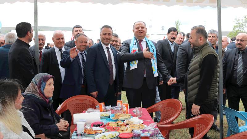 6458f5ff634ed.zturk-butun-turklerin-partisi-mhp-4.png