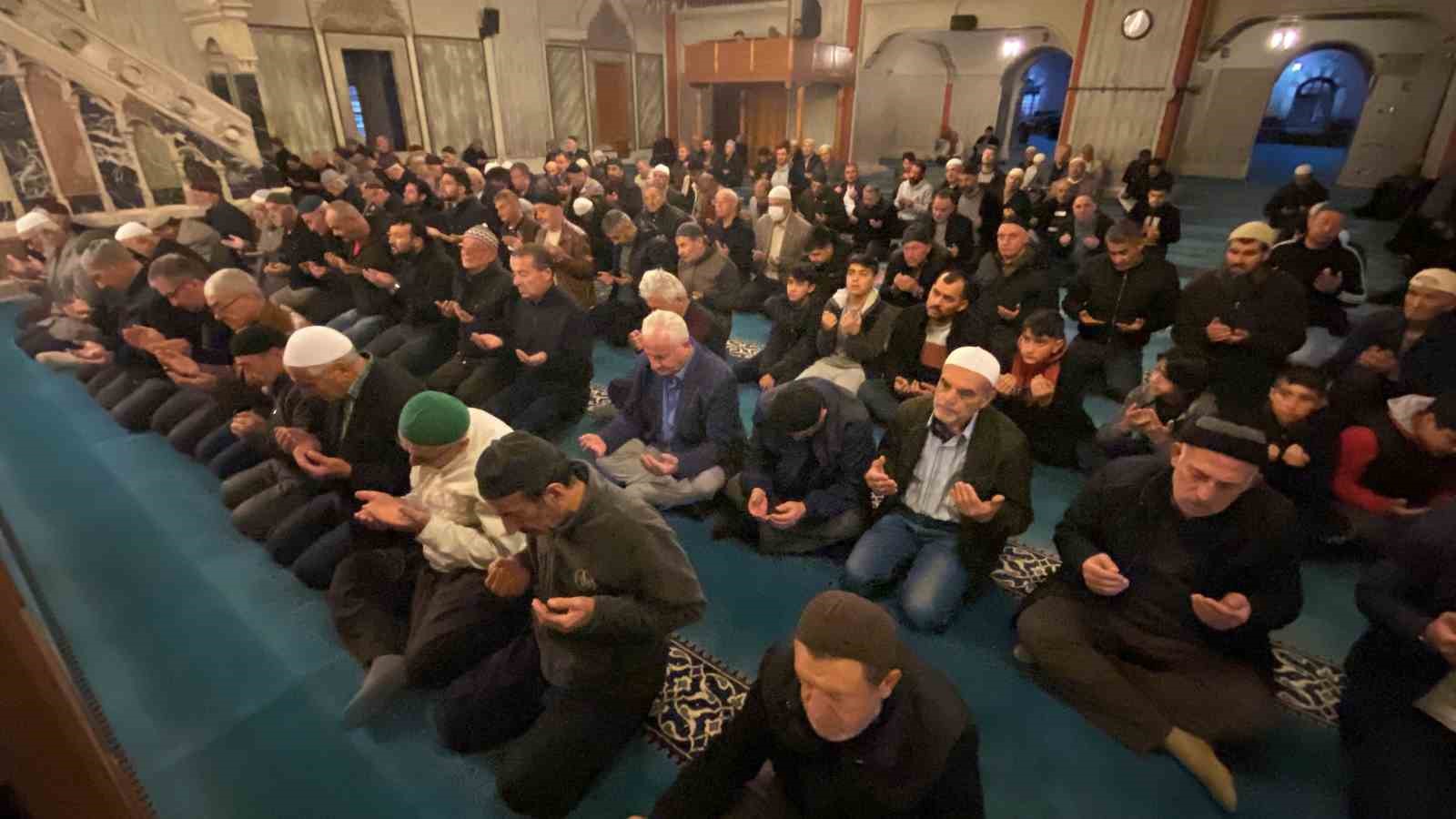 65291de5d3c9f-yozgatta-mehmetcik-ve-filistin-icin-dua-edildi1.jpg