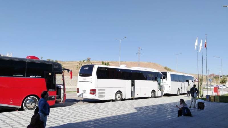 652a8f0302b90.kirikkaleden-yht-yolculari-icin-otobus-aktarmasi-yapiliyor-2.jpeg