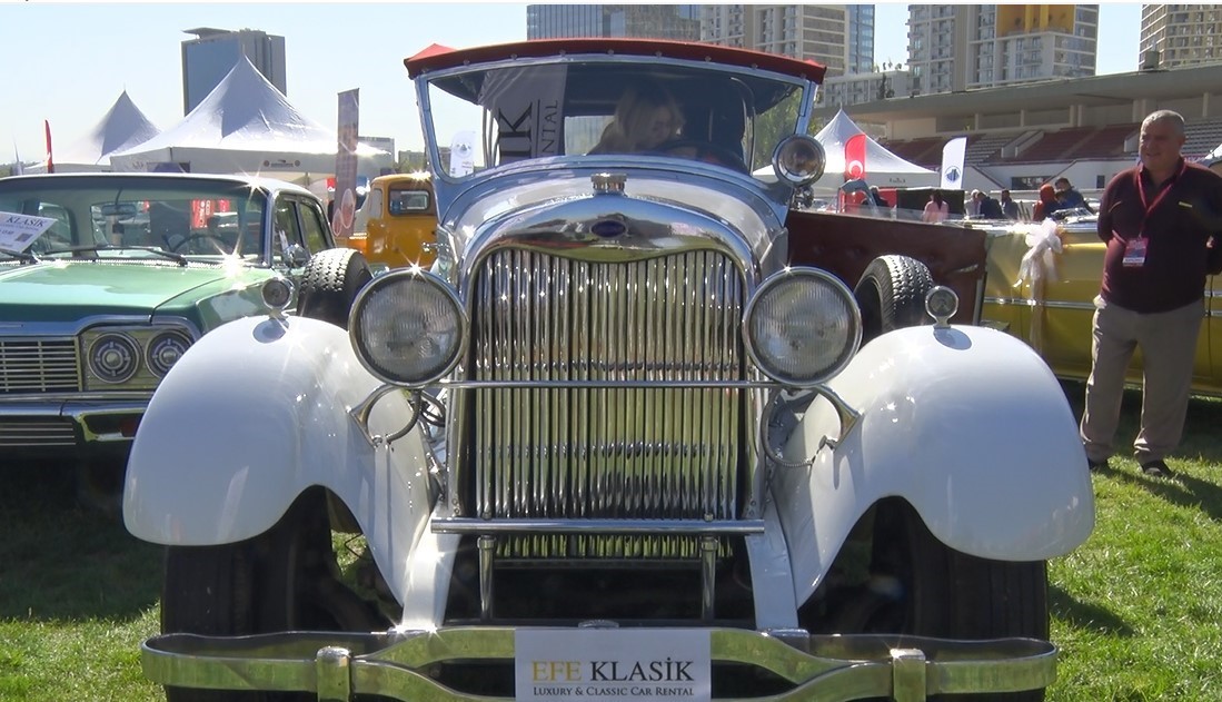 652a9d7e395c4-turkiye-klasik-otomobil-festivali-ankarada-basladi1.jpg