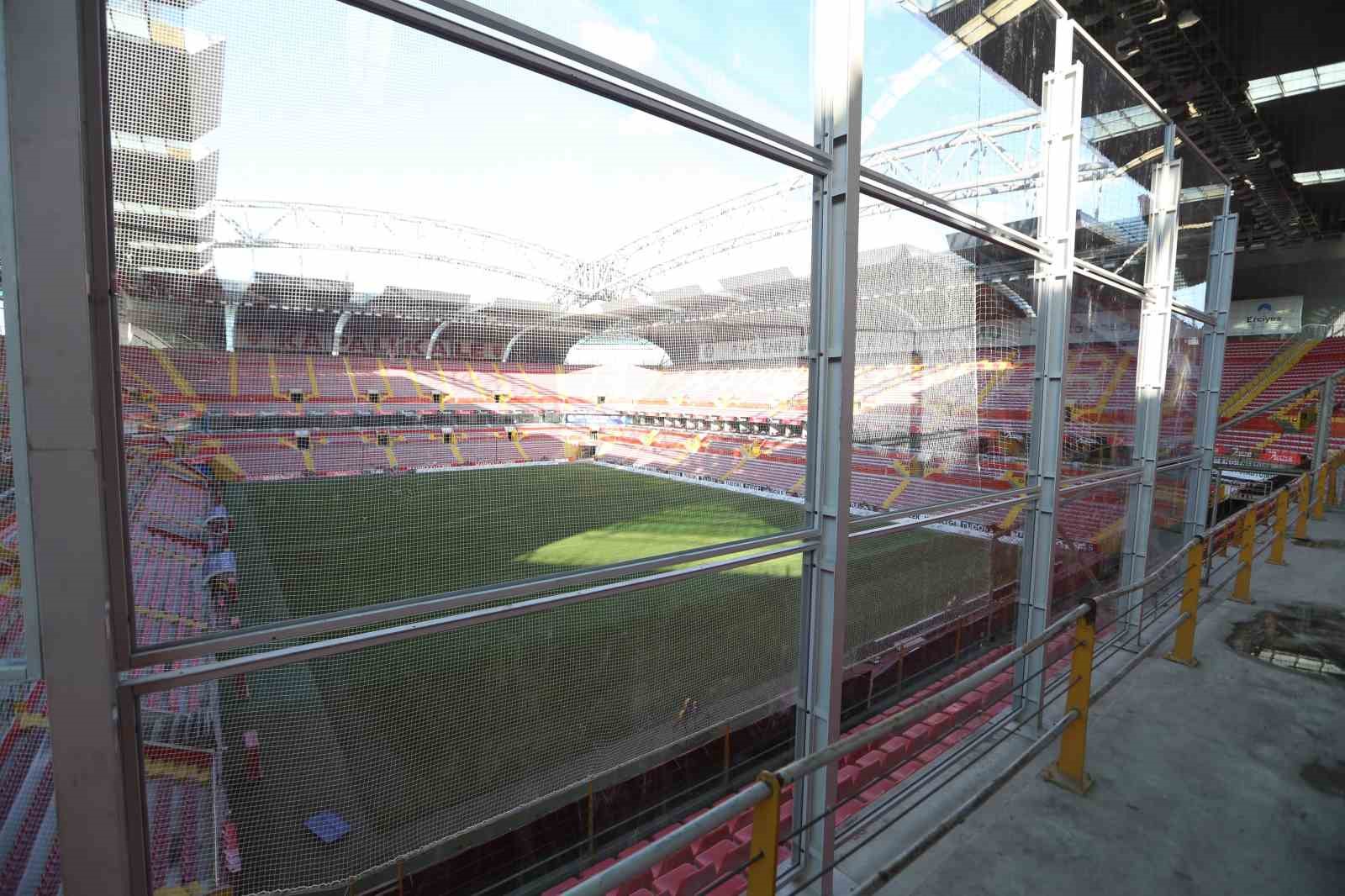 65322d567c155-buyuksehir-sehrin-stadyumunda-misafir-tribununu-daha-guvenli-hale-getirdi1.jpg
