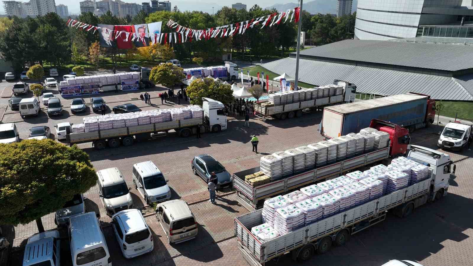 6532431d9feda-buyukkilictan-ciftciler-icin-take-projesine-destek1.jpg