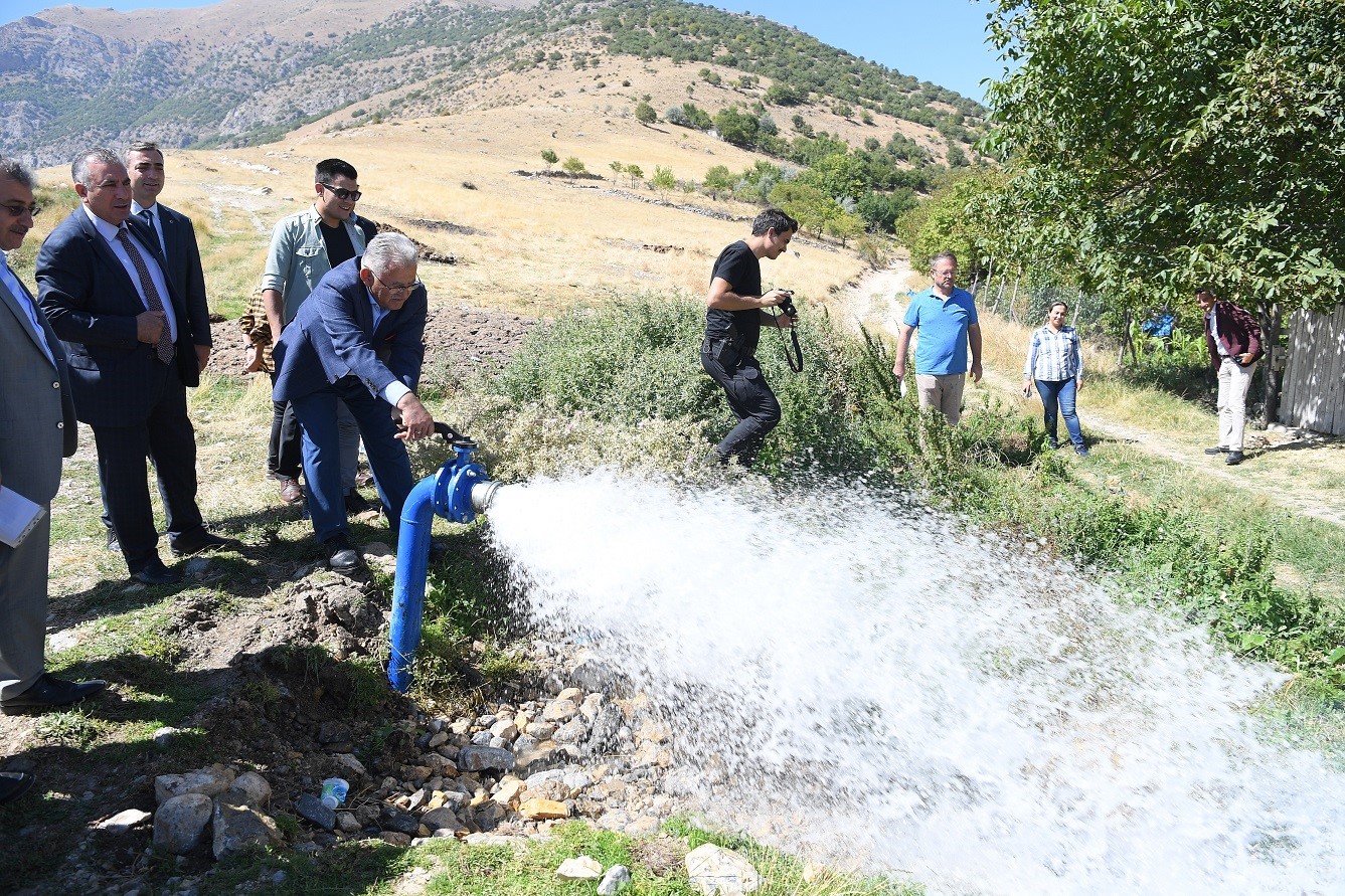6532431e063be-buyukkilictan-ciftciler-icin-take-projesine-destek1.jpg