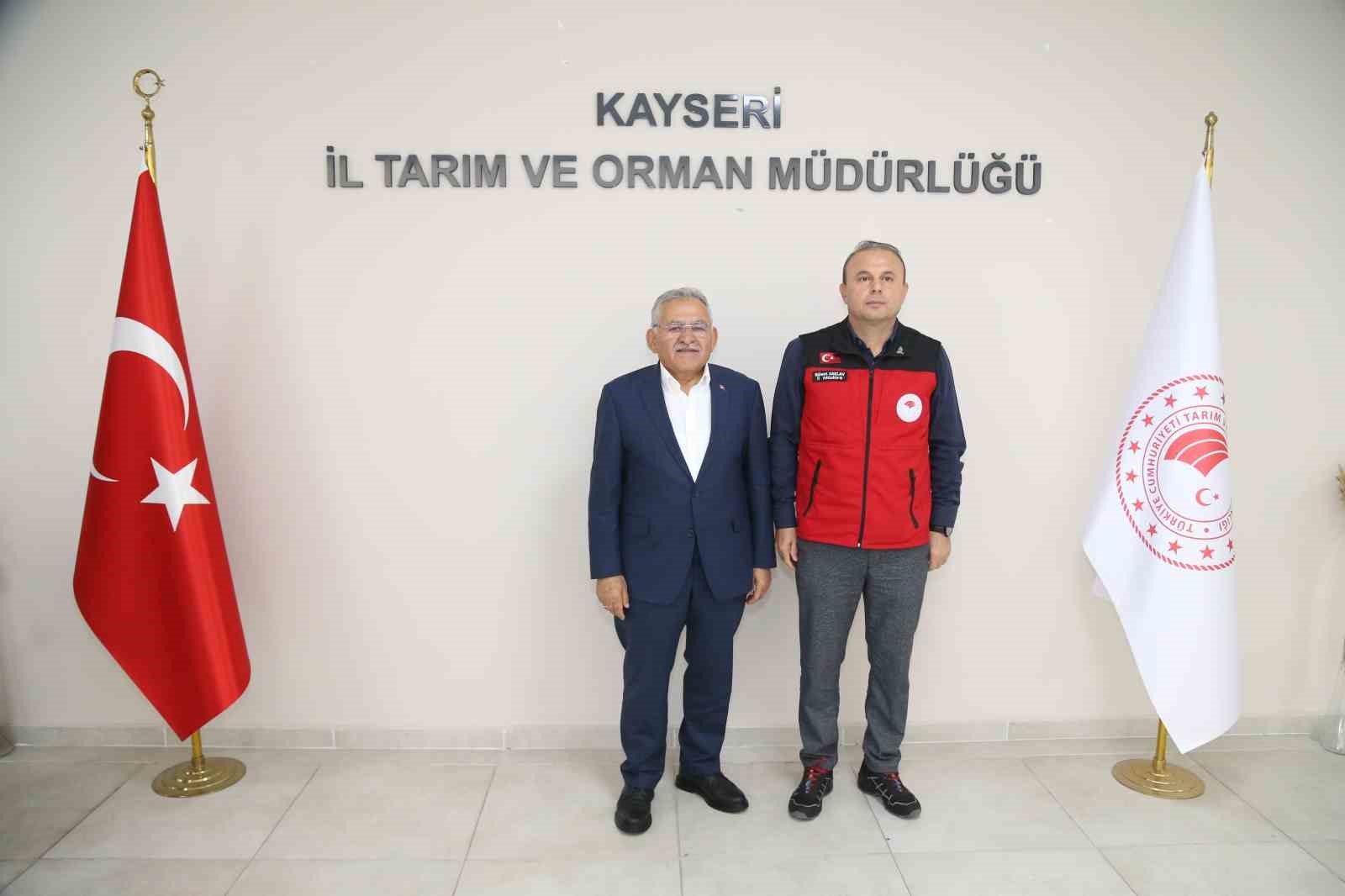 6532656f5930e-baskan-buyukkilictan-il-tarim-ve-orman-muduru-saklava-hayirli-olsun-ziyareti1.jpg